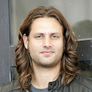 Fotoğraf Adam Bousdoukos