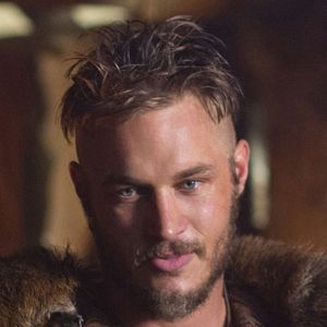Fotoğraf Travis Fimmel