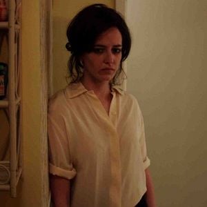 Fotoğraf Karda Bir Beyaz Kuş