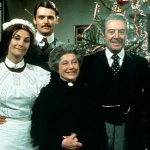 Fotoğraf Upstairs, Downstairs