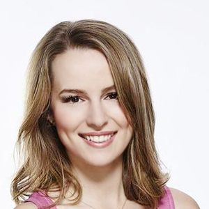 Fotoğraf Bridgit Mendler