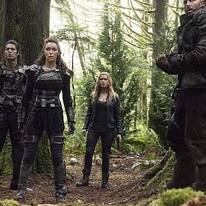 Fotoğraf The 100