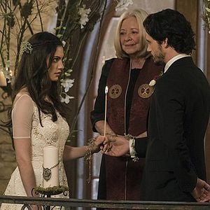 Fotoğraf Phoebe Tonkin