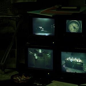 Fotoğraf Kvinden I buret