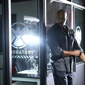 Fotoğraf Henry Simmons