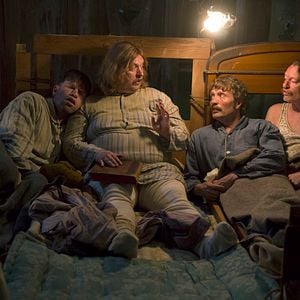 Fotoğraf Men and Chicken