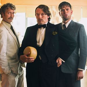 Fotoğraf Men and Chicken