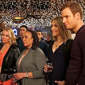 Fotoğraf Charlie Barnett