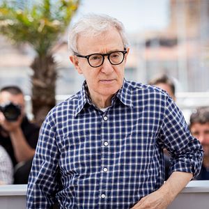 Fotoğraf Mantıksız Adam