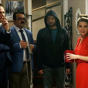 Fotoğraf Mutlu Ol Yeter