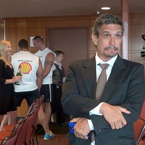 Fotoğraf Yes Men İsyanda