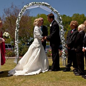 Fotoğraf A Christmas Wedding Tail