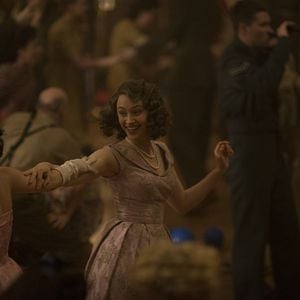 Fotoğraf Sarah Gadon