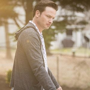 Fotoğraf Aden Young