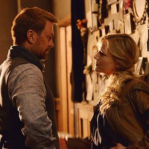 Fotoğraf Grant Bowler