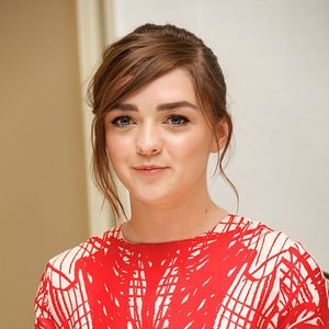 Fotoğraf Maisie Williams