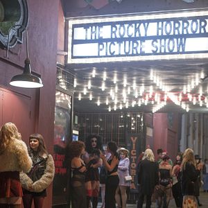 Fotoğraf Bel Powley