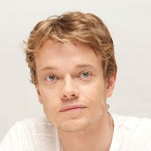 Fotoğraf Alfie Allen