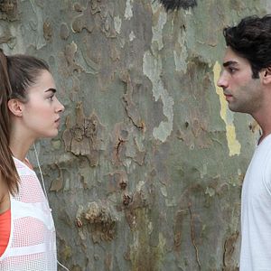 Fotoğraf Tatlı Küçük Yalancılar