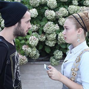 Fotoğraf Tatlı Küçük Yalancılar