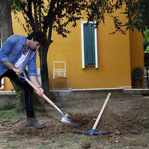 Fotoğraf Tatlı Küçük Yalancılar