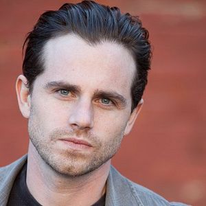 Fotoğraf Rider Strong