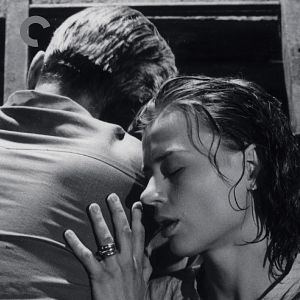 Fotoğraf Aynanın İçinden