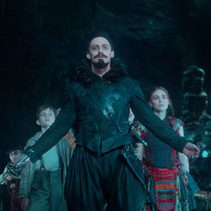 Fotoğraf Levi Miller (II)