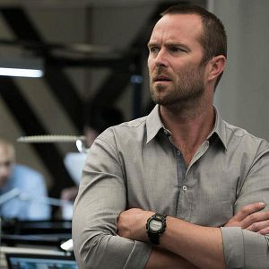 Fotoğraf Sullivan Stapleton