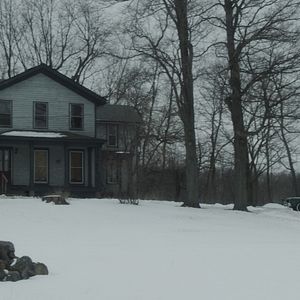 Fotoğraf We Are Still Here