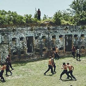 Fotoğraf Into the Badlands