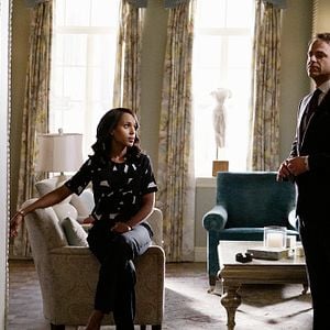 Fotoğraf Paul Adelstein