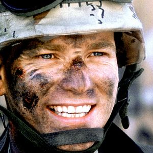 Fotoğraf Kara Şahin Düştü