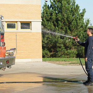 Fotoğraf Taylor Kinney