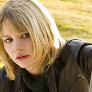 Fotoğraf Emilie de Ravin