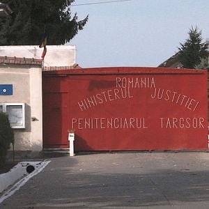 Fotoğraf Toto si surorile lui