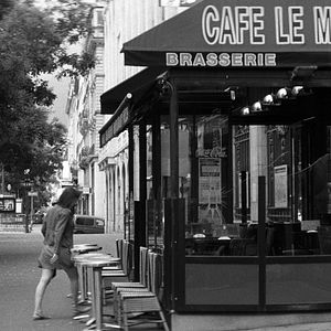 Fotoğraf Kadınların Gölgesinde