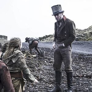 Fotoğraf Charlie Creed-Miles