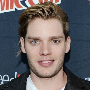 Fotoğraf Dominic Sherwood