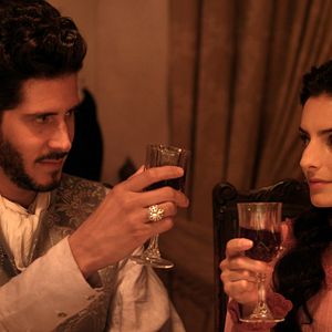 Fotoğraf Aislinn Derbez