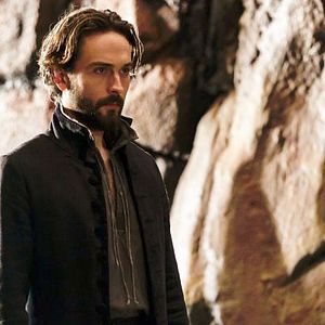 Fotoğraf Tom Mison