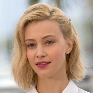 Fotoğraf Sarah Gadon