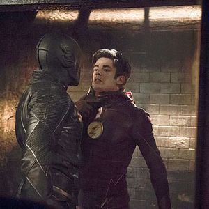 Fotoğraf Grant Gustin