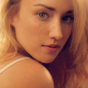 Fotoğraf Ashley Johnson