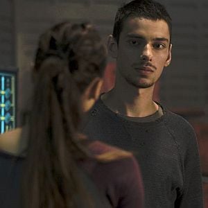 Fotoğraf Devon Bostick