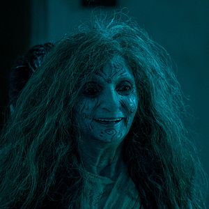 Fotoğraf Kapının Diğer Tarafı