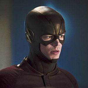 Fotoğraf Grant Gustin