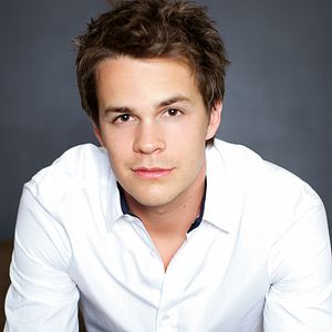 Fotoğraf Johnny Simmons