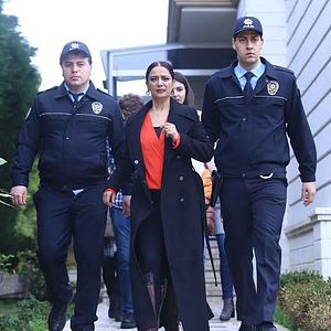 Fotoğraf Kırgın Çiçekler