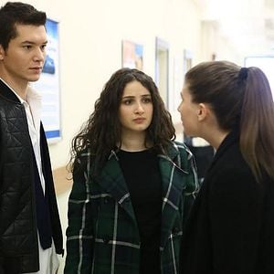 Fotoğraf Kırgın Çiçekler